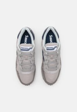 Saucony Dxn Trainer Unisex - Sneakers Laag - Navy/Gray 11 Saucony Dxn Trainer Unisex - Sneakers Laag - Navy/Gray -Saucony 1526dcb15a2d47e687d692558734b422