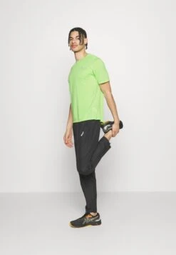 Saucony Stopwatch Short Sleeve - Sport T-Shirt - Invader Heather 11 Saucony Stopwatch Short Sleeve - Sport T-Shirt - Invader Heather -Saucony 20f5cc0536da46609c754805e4dca19a