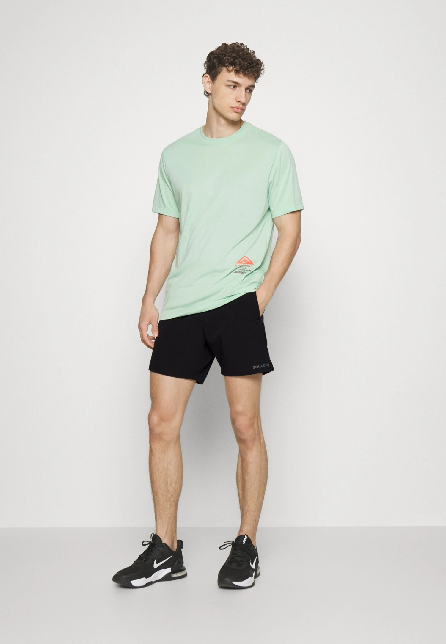 Saucony Explorer Utility Short - Korte Broeken - Black 4 Saucony Explorer Utility Short - Korte Broeken - Black - Afbeelding 2