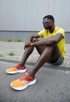 Saucony Ride 16 - Hardloopschoenen Neutraal - Marigold/Lava -Saucony 34a275d75e694587842e6dc59a9e36de