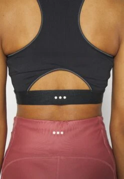 Saucony Pinnacle Bra - Sport-Bh Met High Support - Black -Saucony 34a95533e6af40b59f7e4286d5ab898b