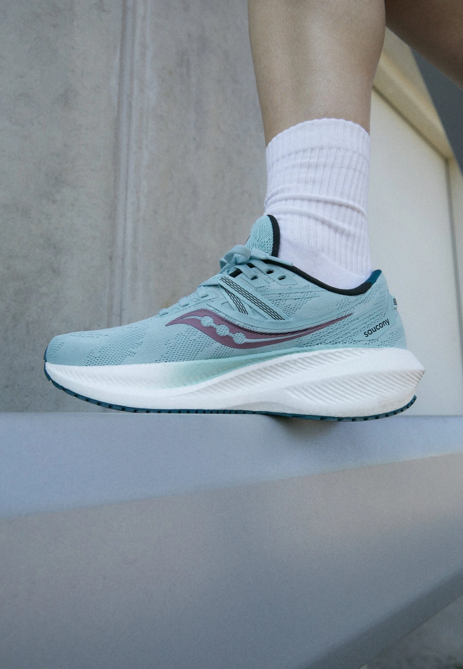 Saucony Triumph 20 - Hardloopschoenen Neutraal - Mineral/Berry 4 Saucony Triumph 20 - Hardloopschoenen Neutraal - Mineral/Berry - Afbeelding 2