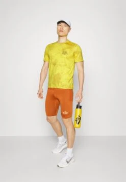 Saucony Explorer Short Sleeve - Sport T-Shirt - Yellow 12 Saucony Explorer Short Sleeve - Sport T-Shirt - Yellow -Saucony a2c85dcec1fb4cea948ad6693c5f016d