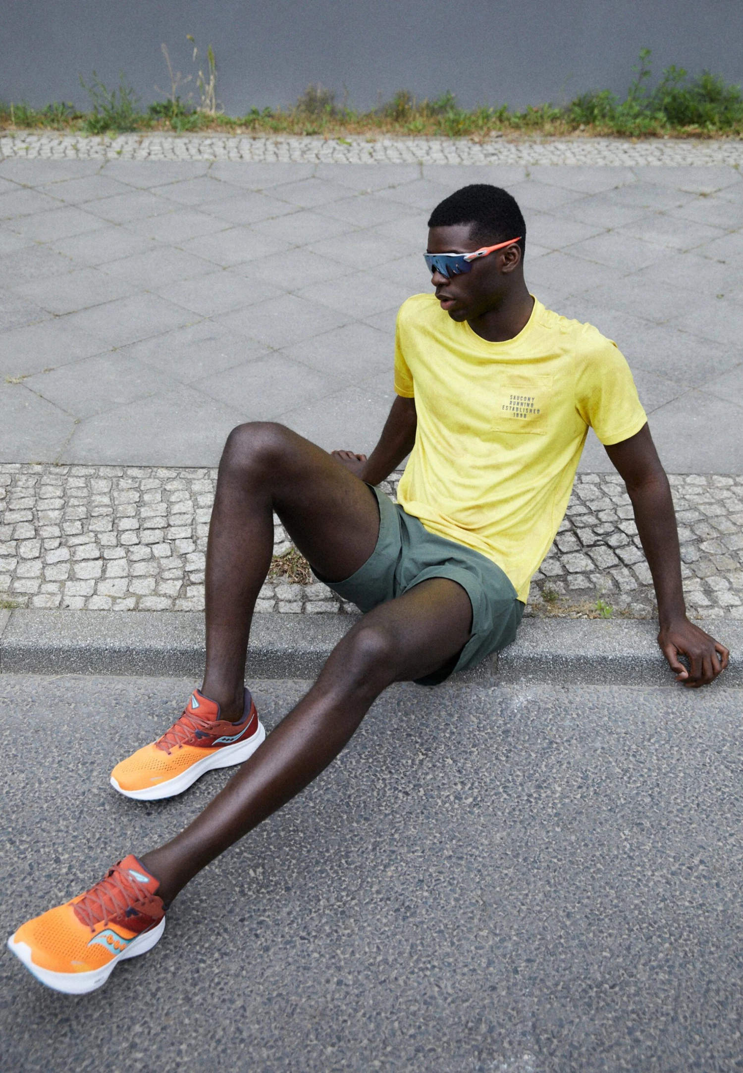 Saucony Explorer Short Sleeve - Sport T-Shirt - Yellow 4 Saucony Explorer Short Sleeve - Sport T-Shirt - Yellow - Afbeelding 2